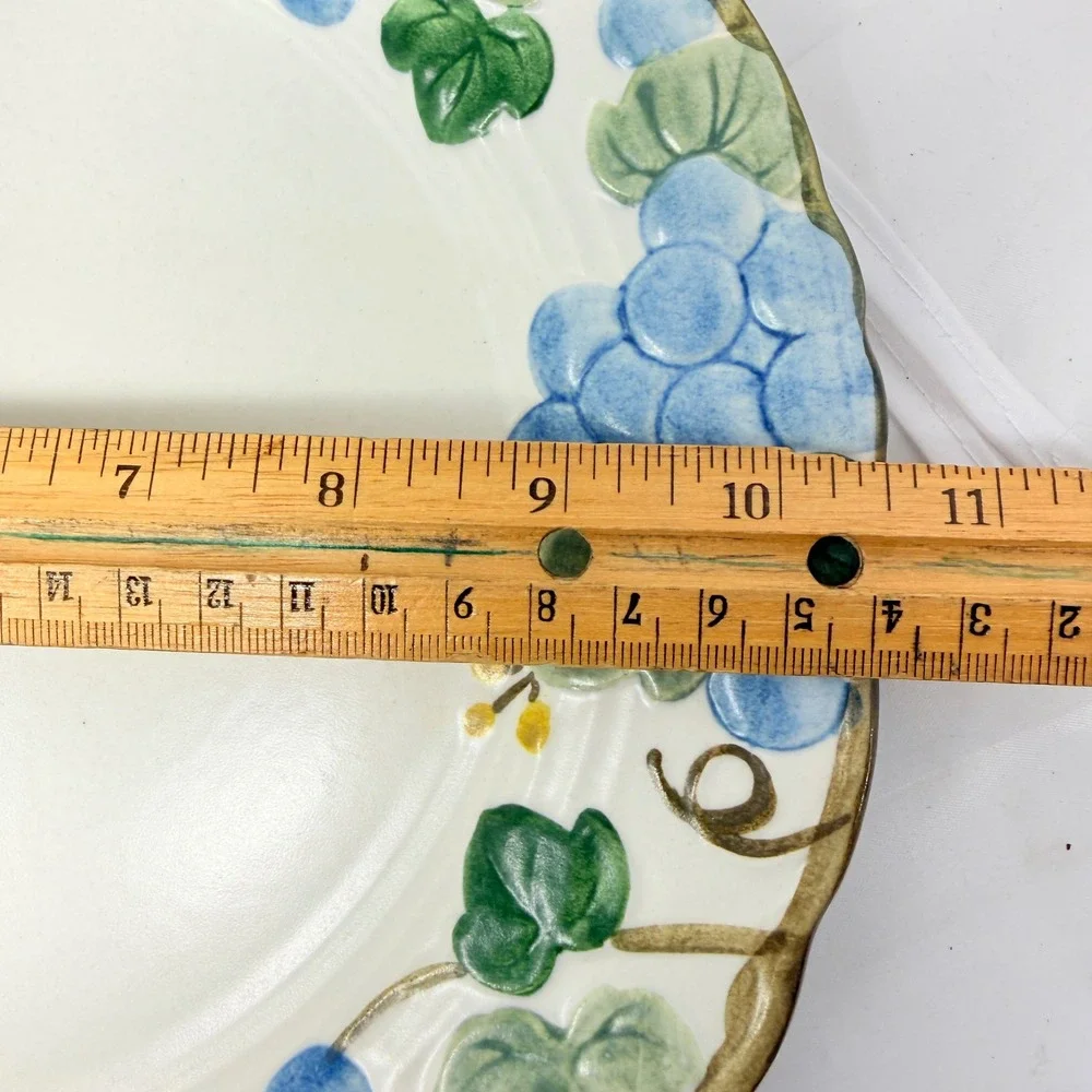 Metlox Poppytrail Sculptured Grape Dinner Plates Set of 4 Hand Painted 10.5